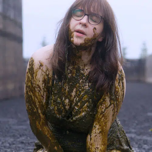 ON TOUR: Two Pits One Girl